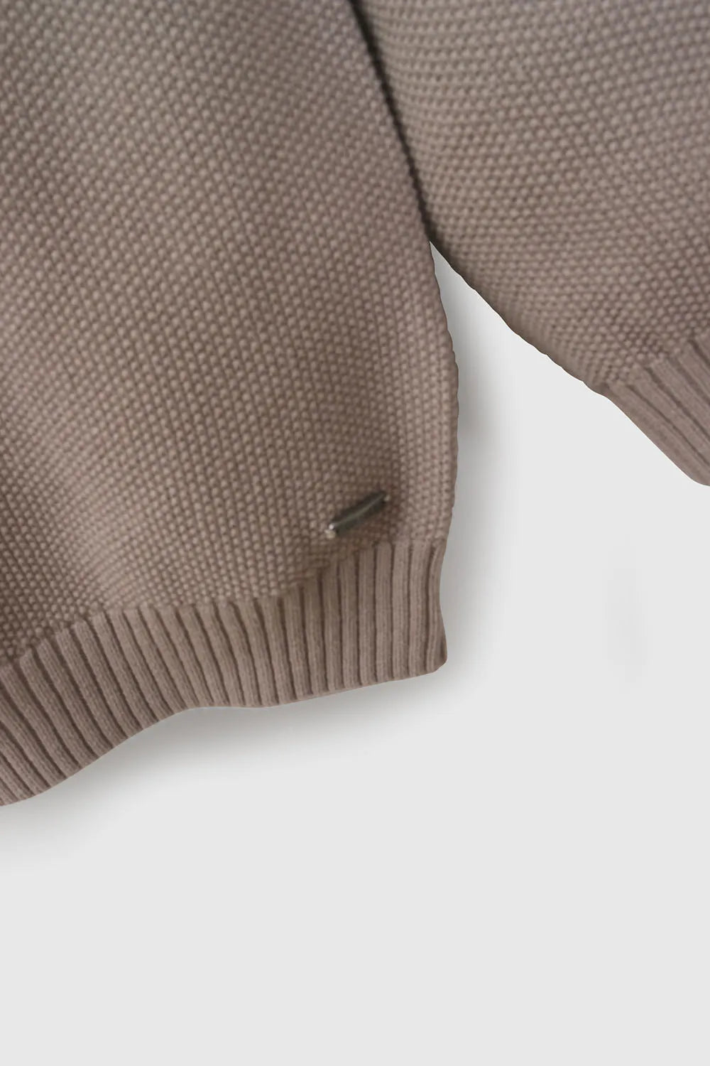 Sweater tejido niño café